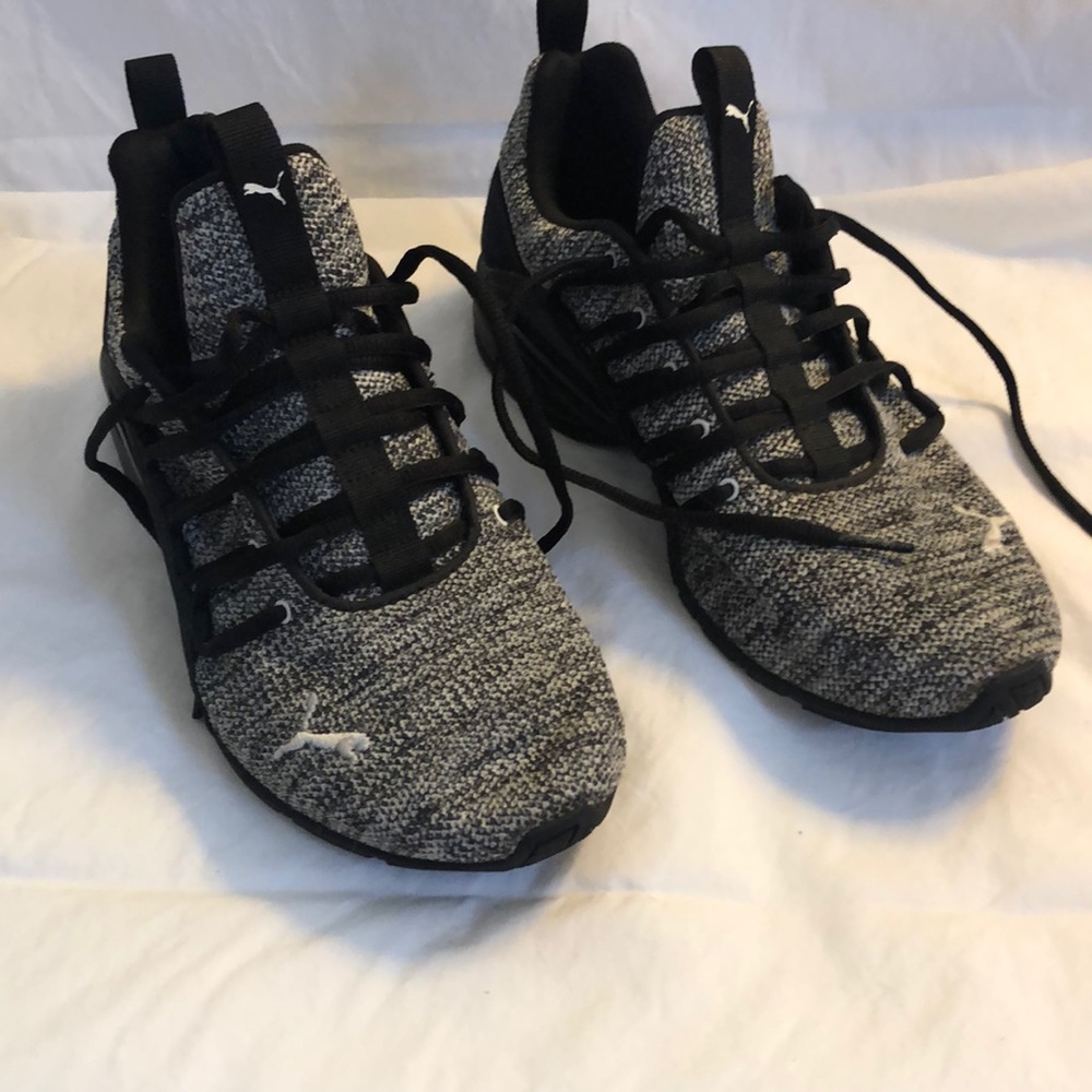 Men’s pumas